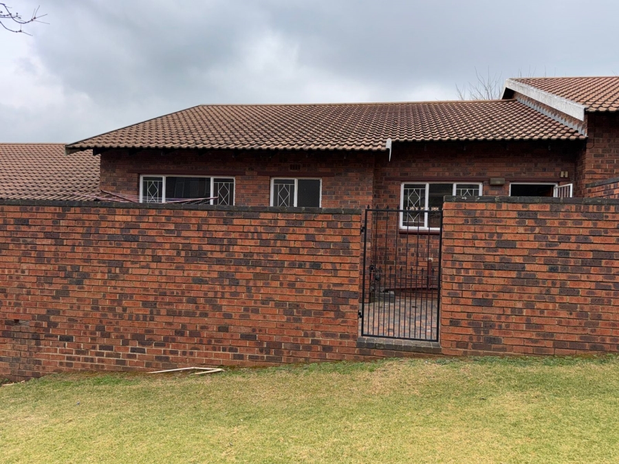 2 Bedroom Property for Sale in Kloofendal Gauteng