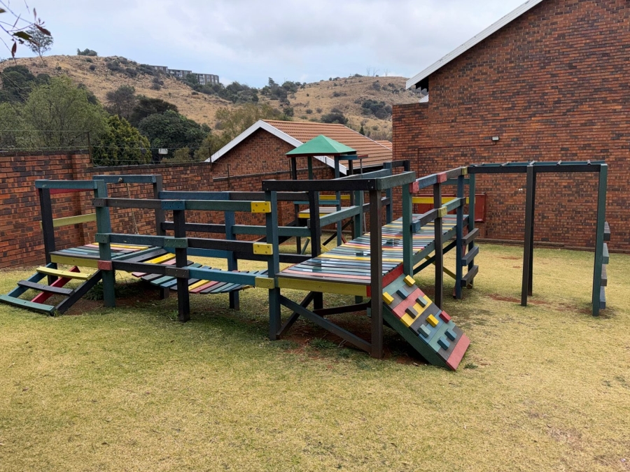 2 Bedroom Property for Sale in Kloofendal Gauteng