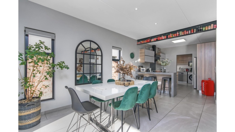 3 Bedroom Property for Sale in Crowthorne AH Gauteng