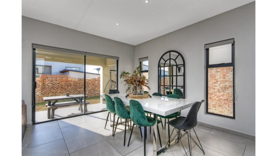 3 Bedroom Property for Sale in Crowthorne AH Gauteng