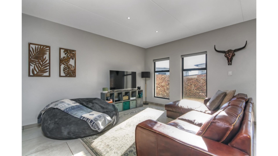 3 Bedroom Property for Sale in Crowthorne AH Gauteng