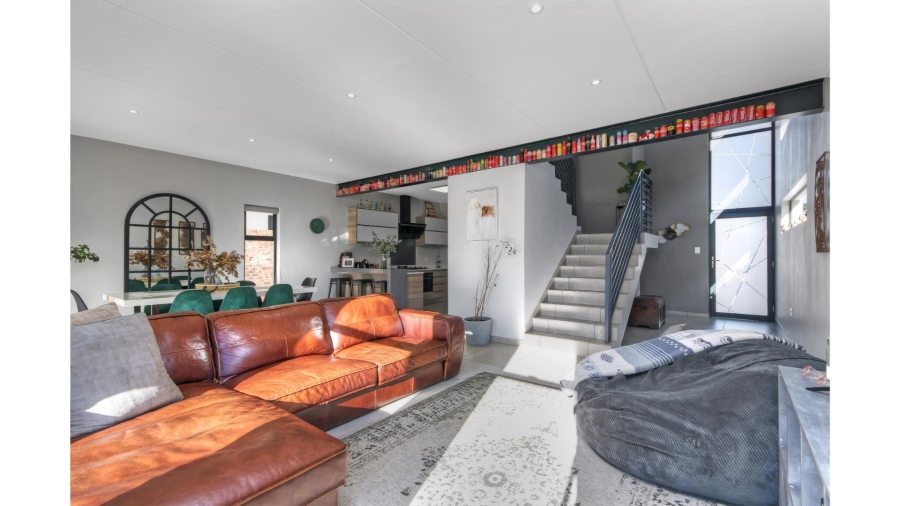 3 Bedroom Property for Sale in Crowthorne AH Gauteng