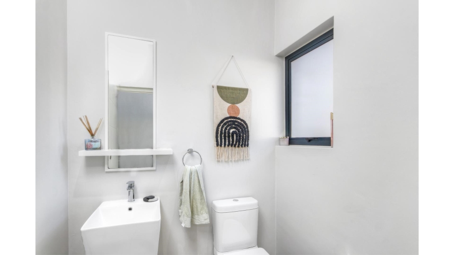 3 Bedroom Property for Sale in Crowthorne AH Gauteng
