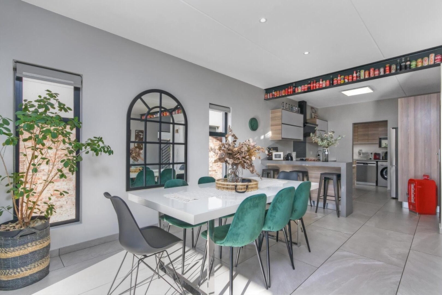 3 Bedroom Property for Sale in Crowthorne AH Gauteng