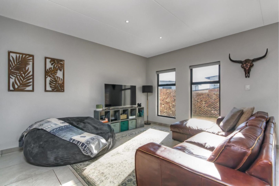 3 Bedroom Property for Sale in Crowthorne AH Gauteng