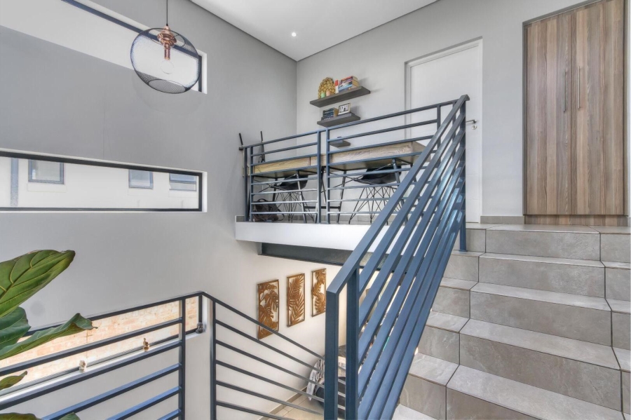 3 Bedroom Property for Sale in Crowthorne AH Gauteng