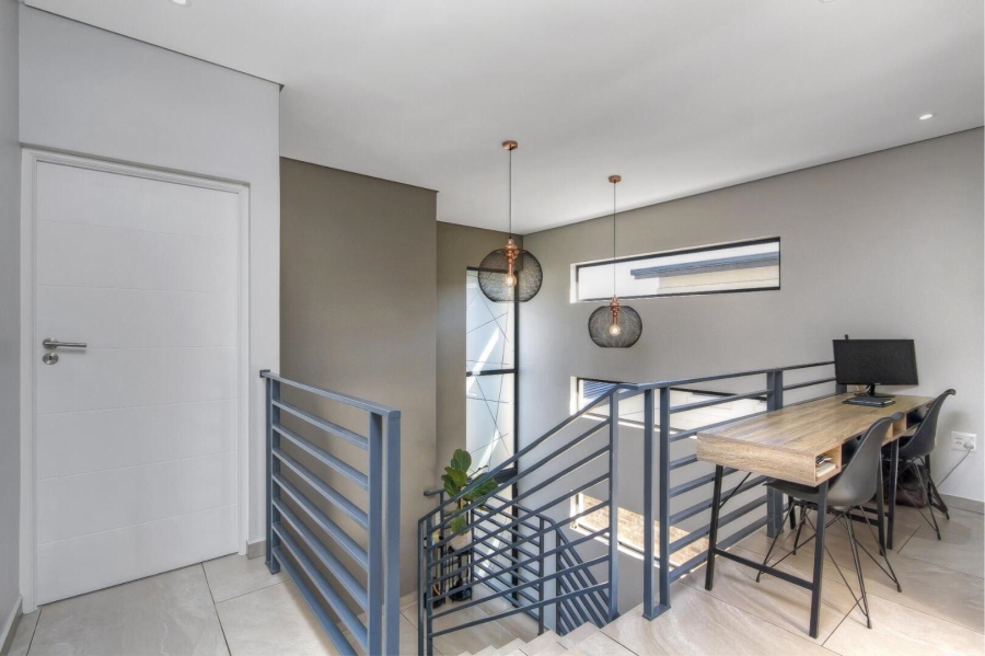 3 Bedroom Property for Sale in Crowthorne AH Gauteng