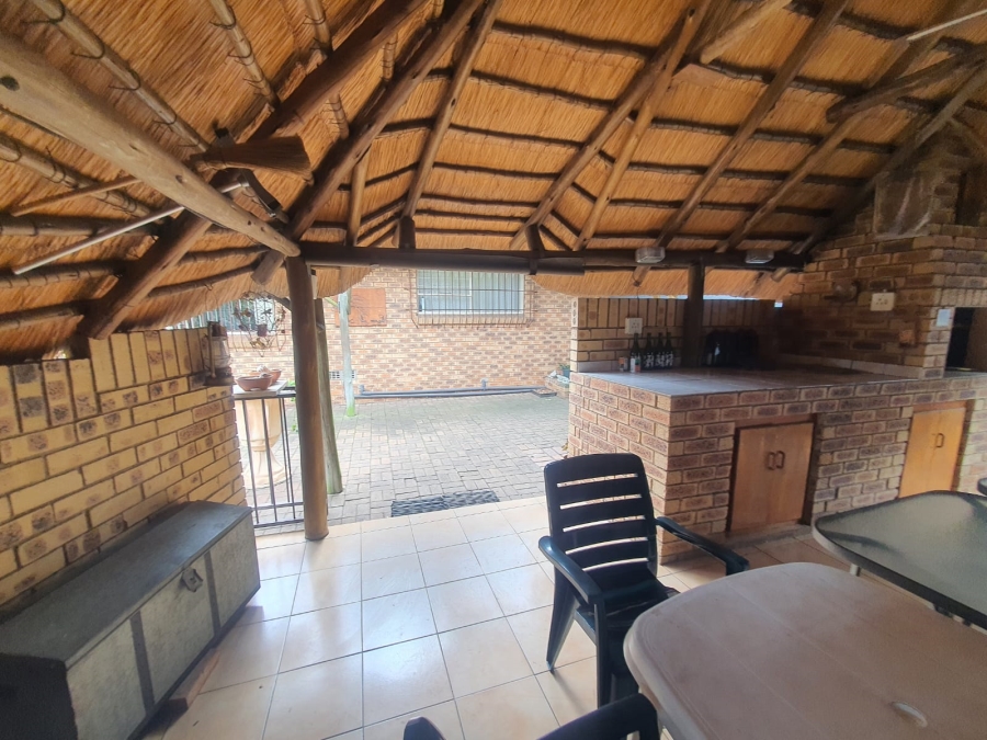 4 Bedroom Property for Sale in Noordheuwel Gauteng