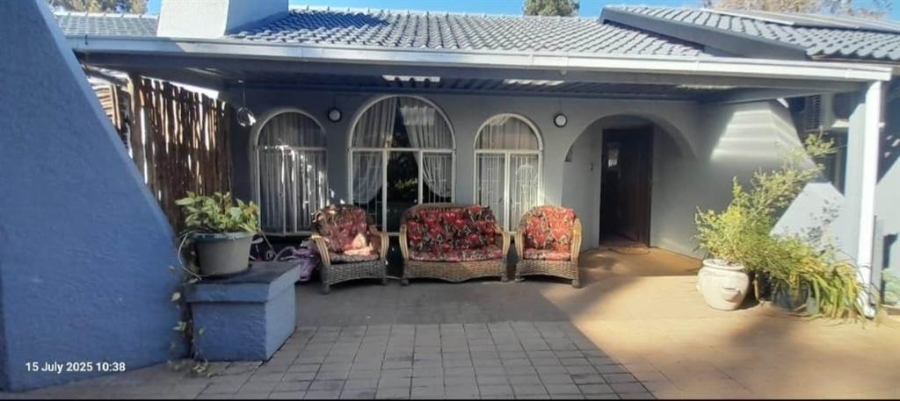 3 Bedroom Property for Sale in Brackendowns Gauteng