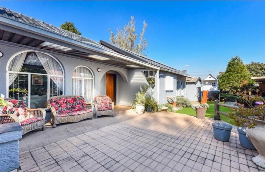 3 Bedroom Property for Sale in Brackendowns Gauteng