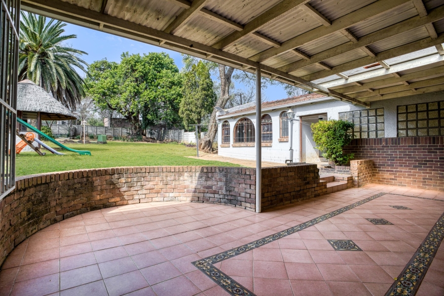 3 Bedroom Property for Sale in Linden Gauteng