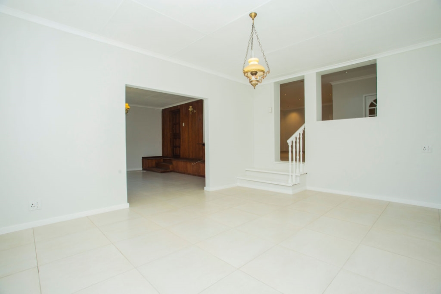 To Let 3 Bedroom Property for Rent in Bryanston Gauteng
