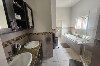 4 Bedroom Property for Sale in Montana Tuine Gauteng