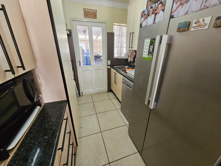 2 Bedroom Property for Sale in Albertsdal Gauteng