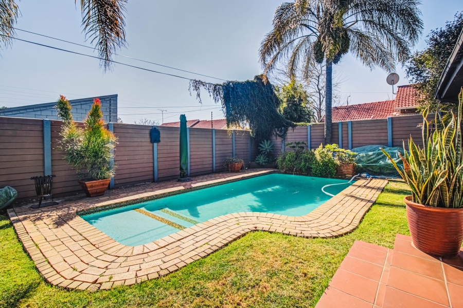 3 Bedroom Property for Sale in Marais Steyn Park Gauteng