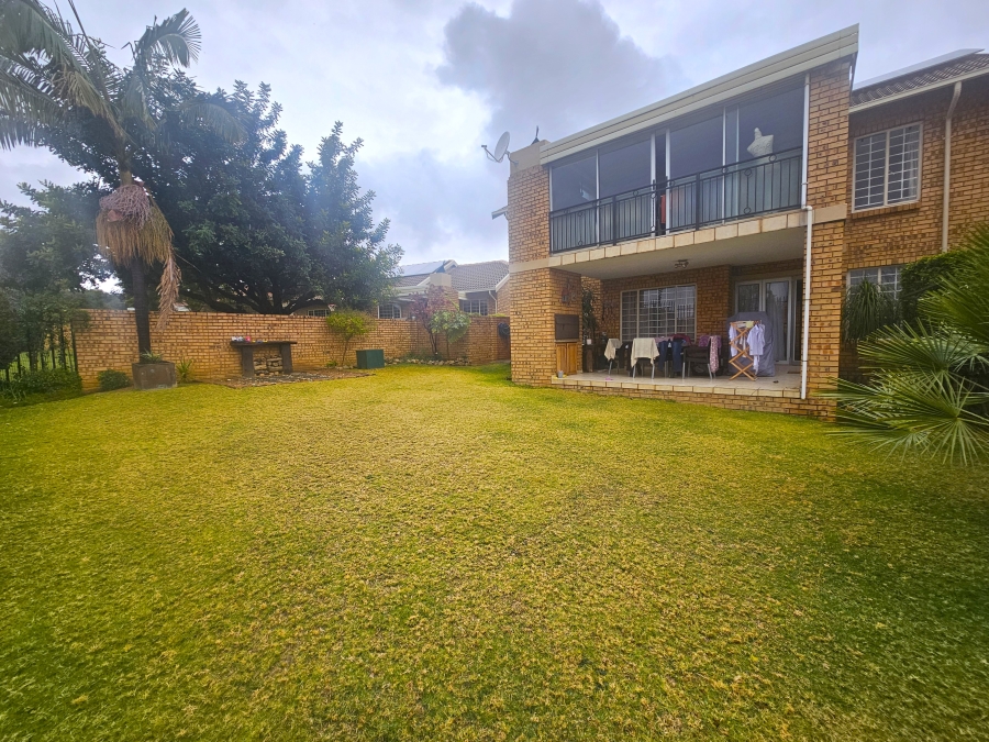 2 Bedroom Property for Sale in The Wilds Gauteng