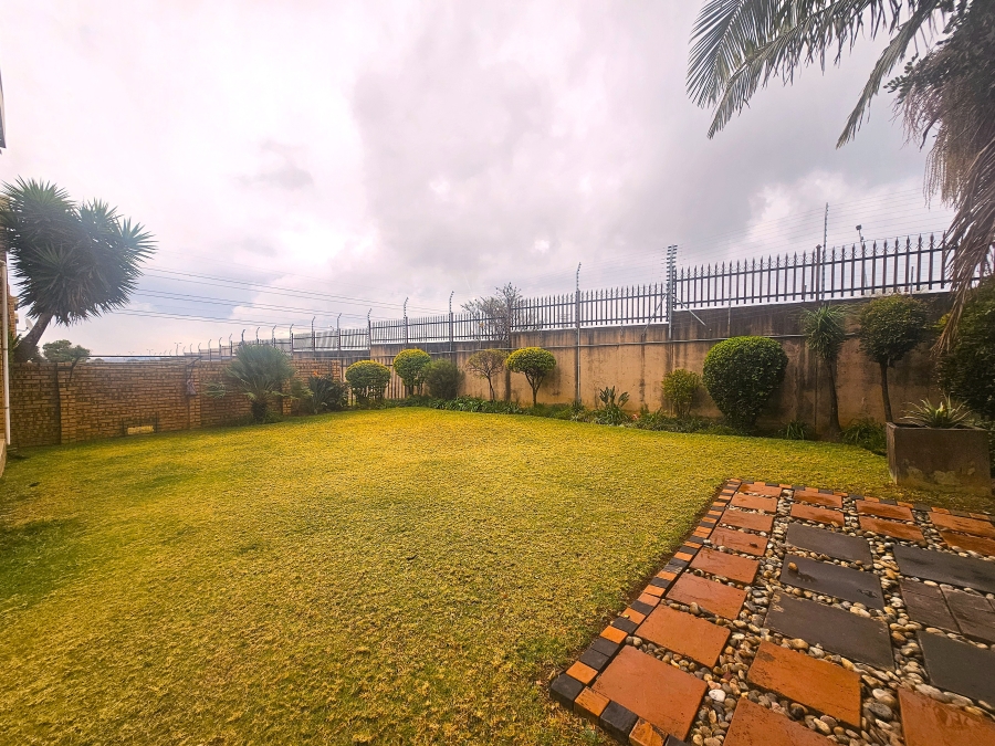 2 Bedroom Property for Sale in The Wilds Gauteng