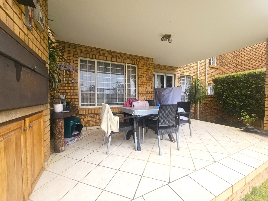 2 Bedroom Property for Sale in The Wilds Gauteng