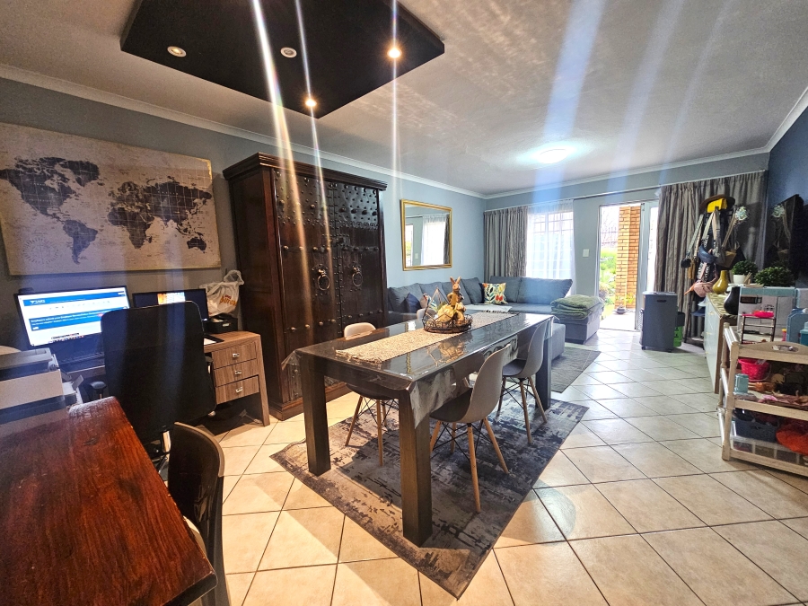 2 Bedroom Property for Sale in The Wilds Gauteng