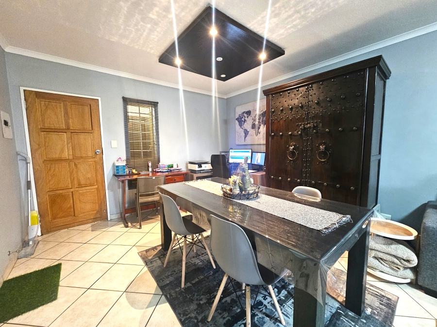 2 Bedroom Property for Sale in The Wilds Gauteng