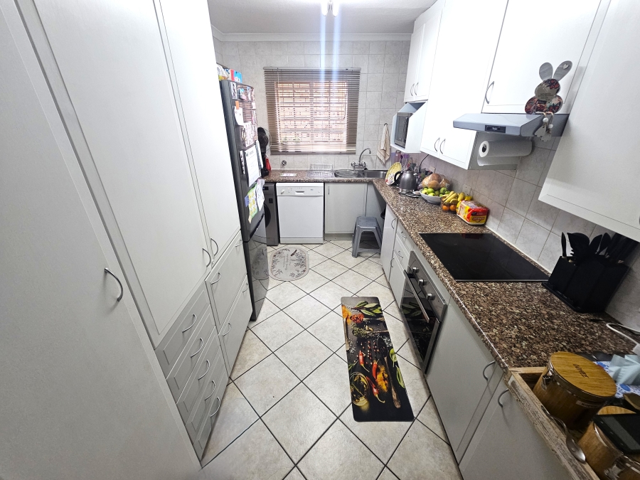 2 Bedroom Property for Sale in The Wilds Gauteng