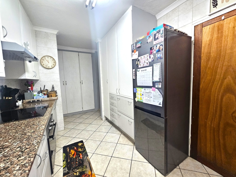 2 Bedroom Property for Sale in The Wilds Gauteng