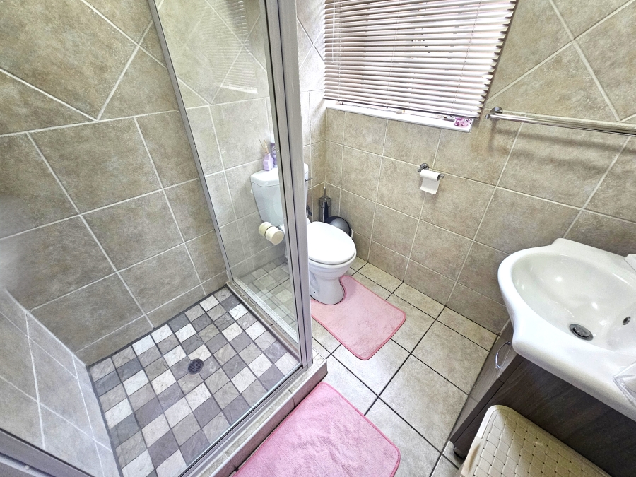 2 Bedroom Property for Sale in The Wilds Gauteng