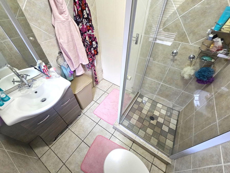 2 Bedroom Property for Sale in The Wilds Gauteng