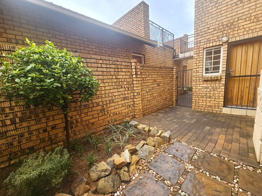 2 Bedroom Property for Sale in The Wilds Gauteng