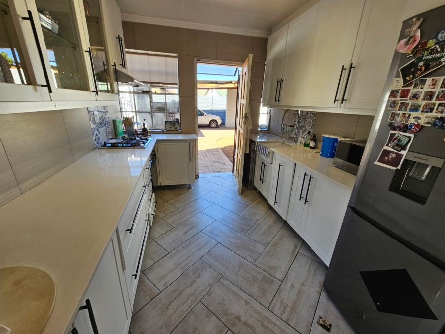 3 Bedroom Property for Sale in Brackenhurst Gauteng