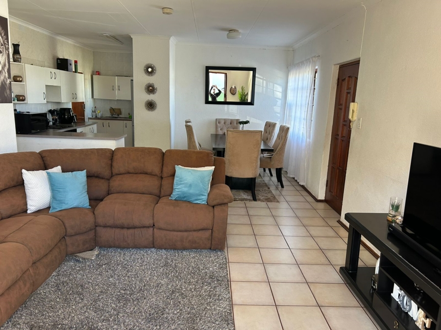 3 Bedroom Property for Sale in Monument Gauteng