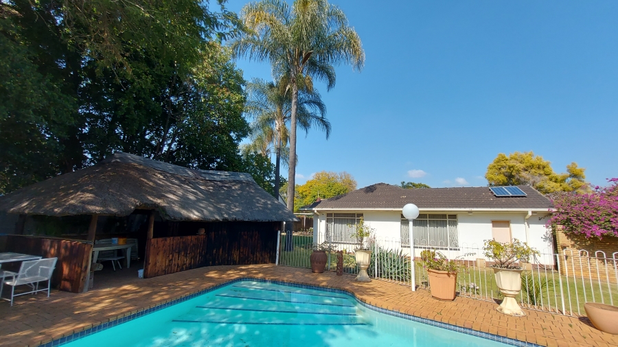 4 Bedroom Property for Sale in Waterkloof Ridge Gauteng