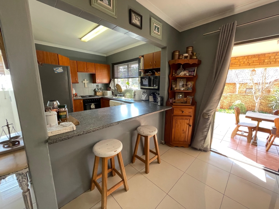 4 Bedroom Property for Sale in Ruimsig Gauteng