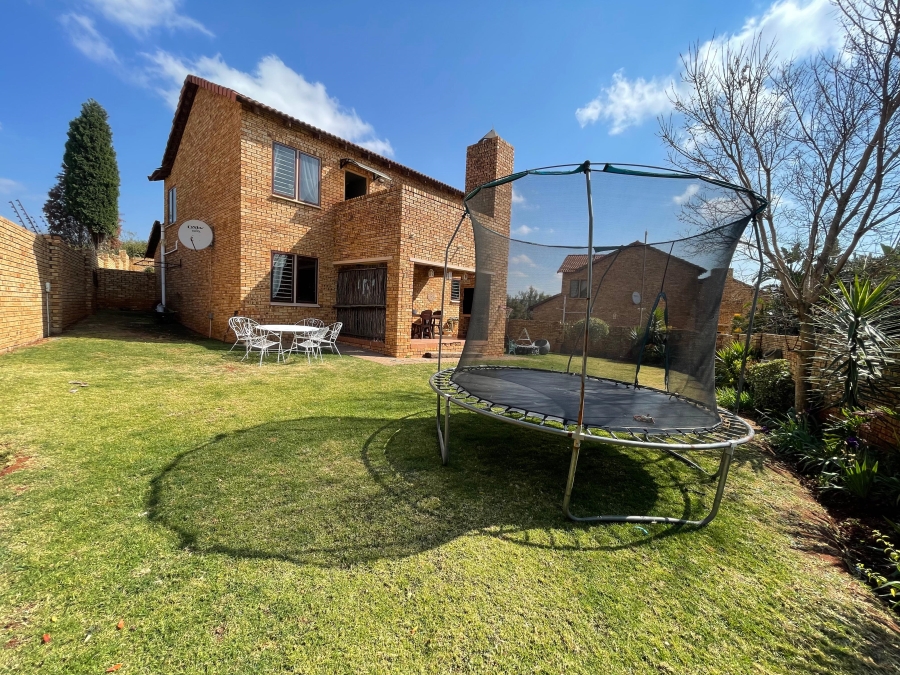 4 Bedroom Property for Sale in Ruimsig Gauteng