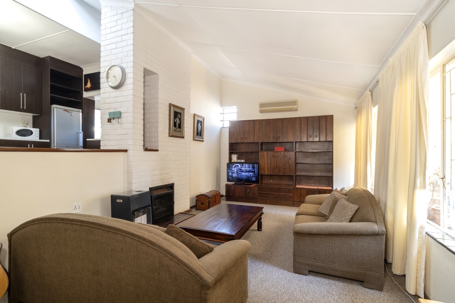 6 Bedroom Property for Sale in Meyerspark Gauteng