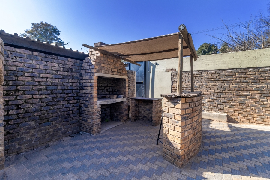 6 Bedroom Property for Sale in Meyerspark Gauteng