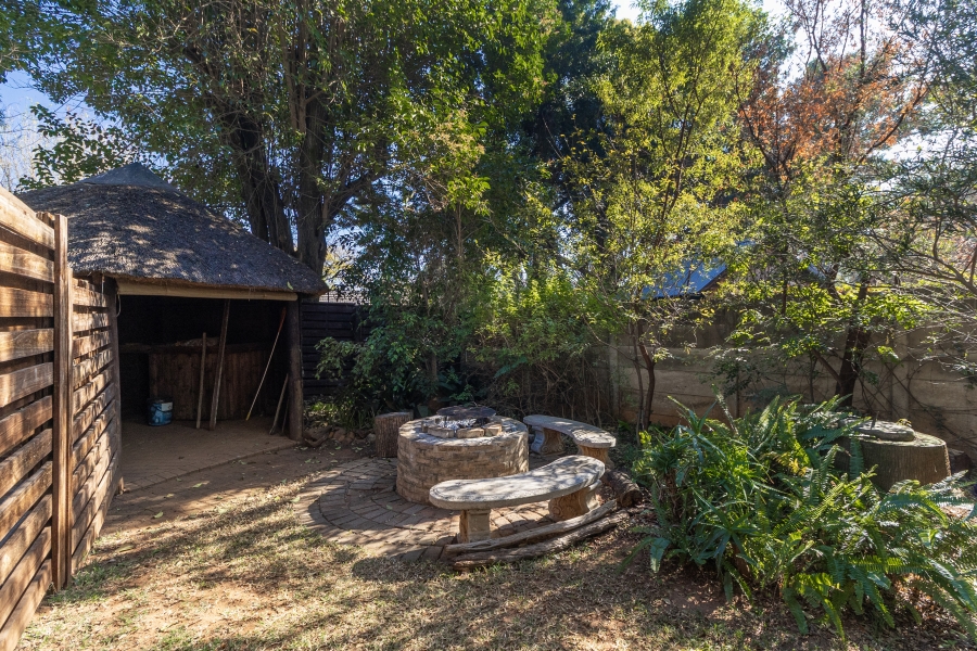 6 Bedroom Property for Sale in Meyerspark Gauteng
