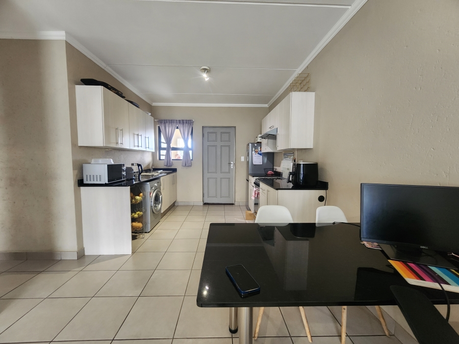 2 Bedroom Property for Sale in Beverley Gauteng