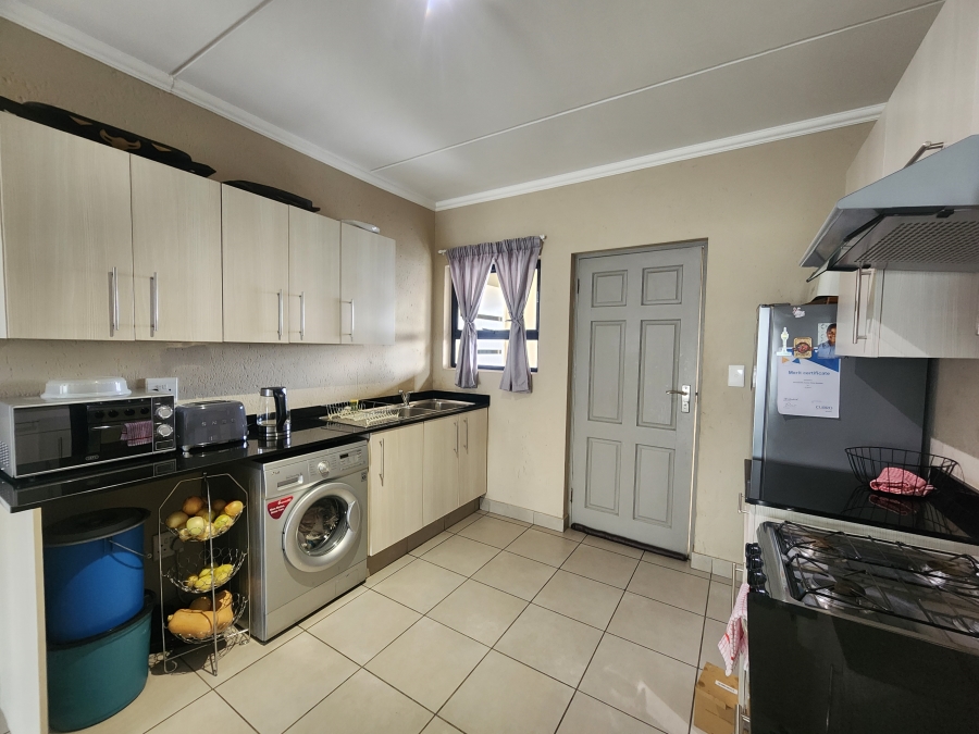 2 Bedroom Property for Sale in Beverley Gauteng