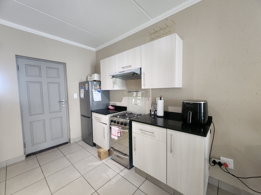 2 Bedroom Property for Sale in Beverley Gauteng