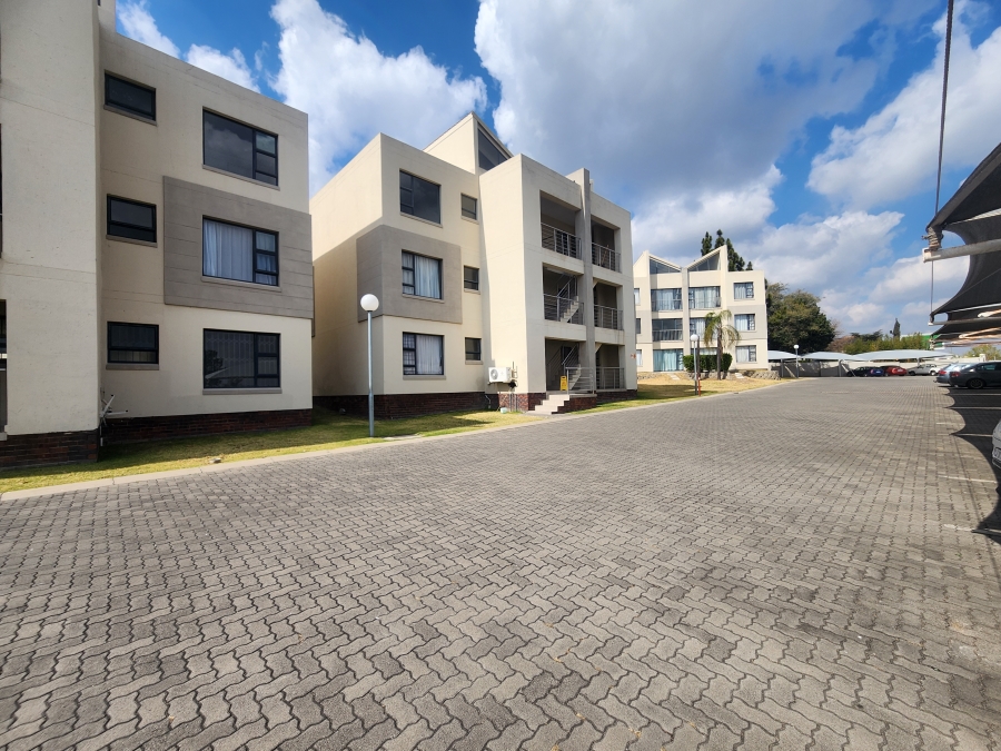 2 Bedroom Property for Sale in Beverley Gauteng