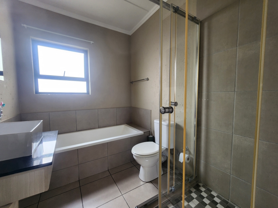 2 Bedroom Property for Sale in Beverley Gauteng