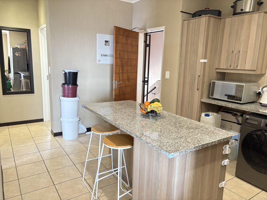 2 Bedroom Property for Sale in Wilgeheuwel Gauteng