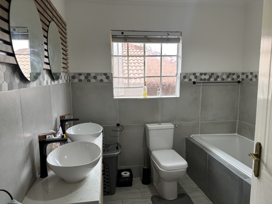 2 Bedroom Property for Sale in Northgate Gauteng
