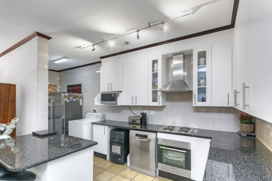 3 Bedroom Property for Sale in Halfway Gardens Gauteng