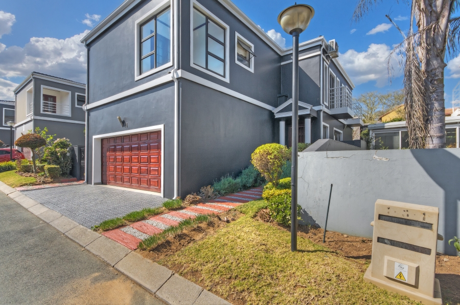 3 Bedroom Property for Sale in Halfway Gardens Gauteng