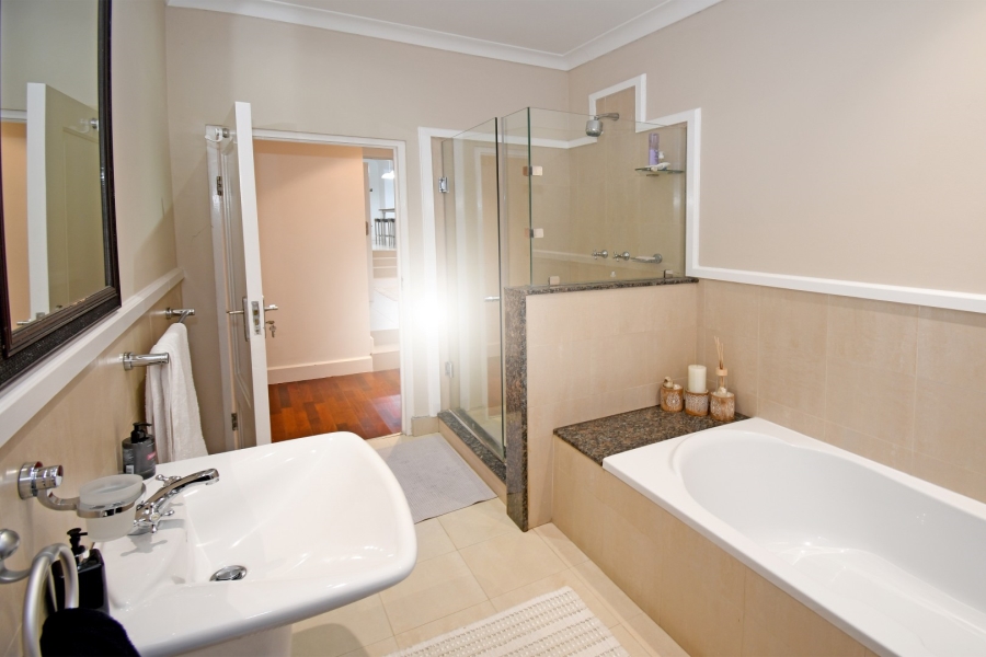 5 Bedroom Property for Sale in Bryanston Gauteng