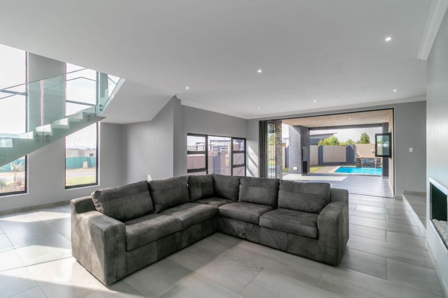 5 Bedroom Property for Sale in Eye of Africa Gauteng