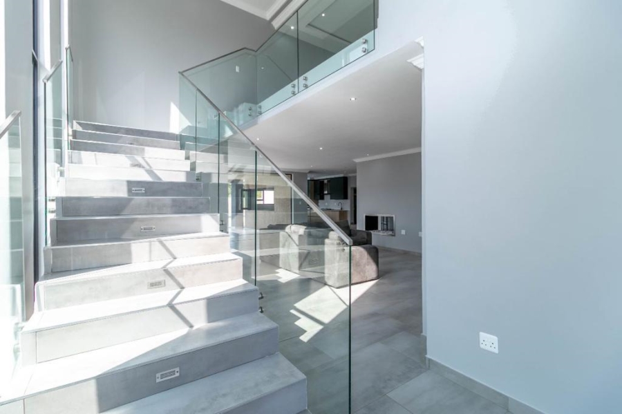 5 Bedroom Property for Sale in Eye of Africa Gauteng