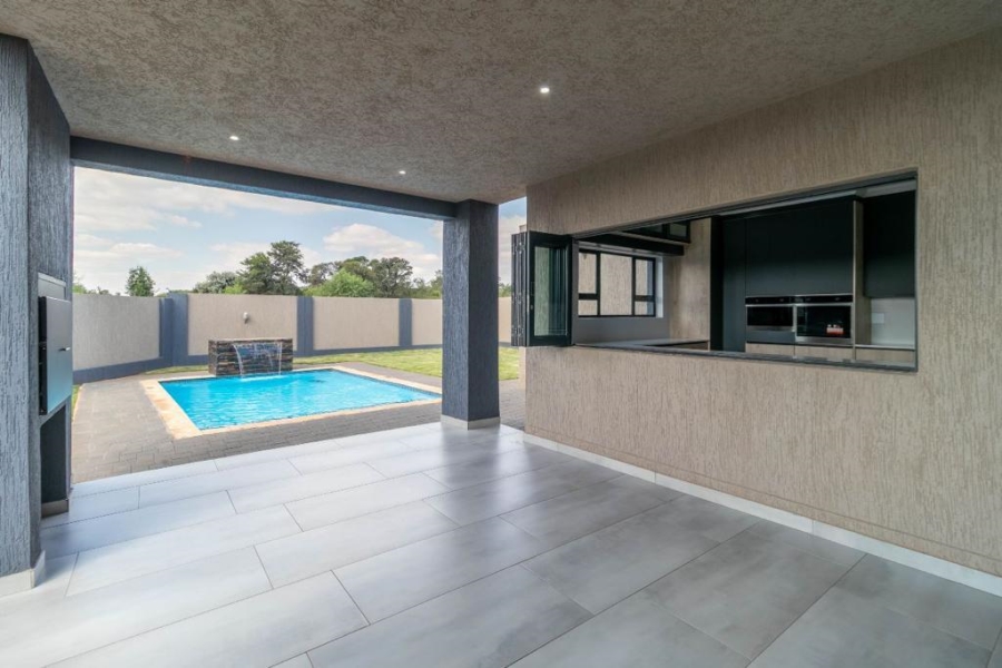 5 Bedroom Property for Sale in Eye of Africa Gauteng